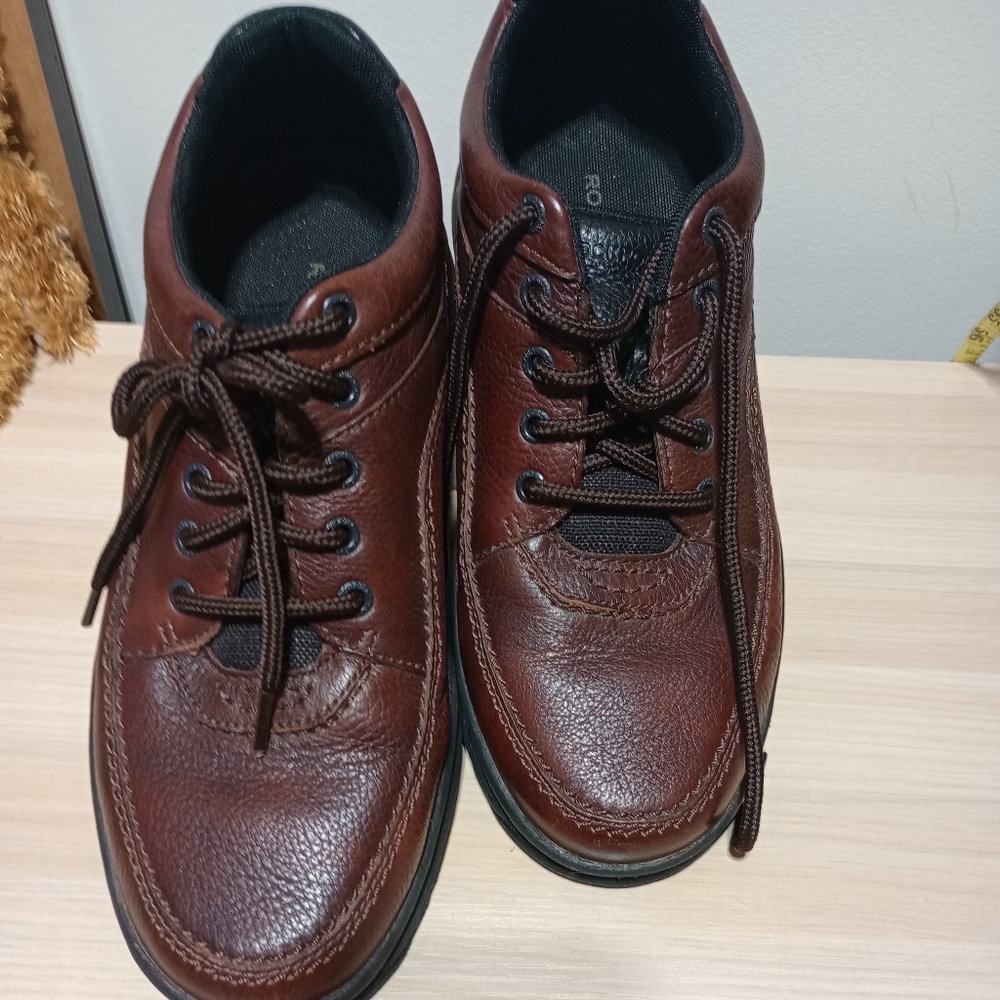 Men’s ROCKPORT leather shoes size 9W